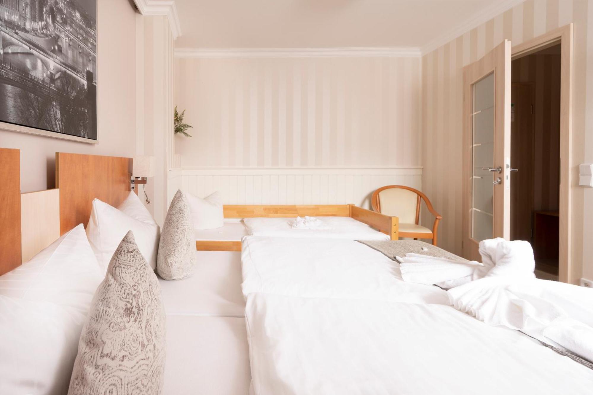 Cityhotel Bernburg Chambre photo